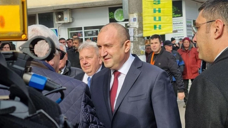 Президентът: Правителството трябва да внимава с кого и с какво си има работа