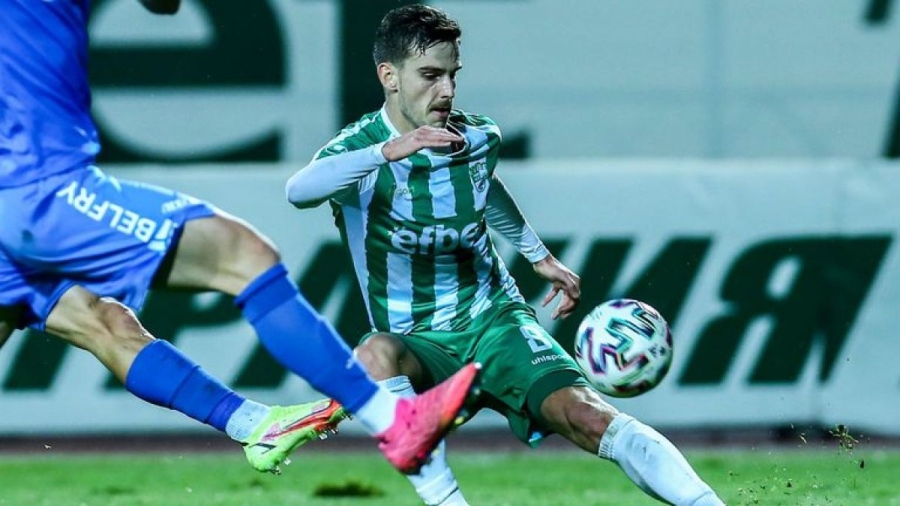 Левски се приближава до привличането на халф на Берое