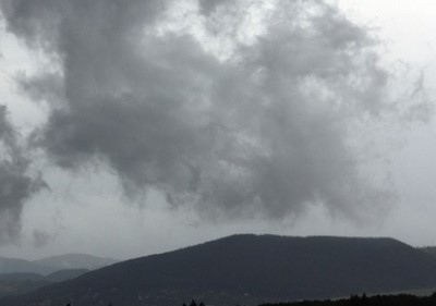 Днес облачно с валежи. Максималните температури ще са между 6° и 11°