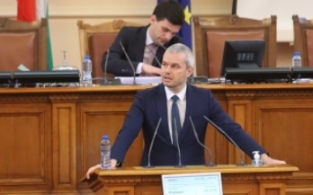 Костадинов: Възраждане е против налагането на санкции срещу Русия