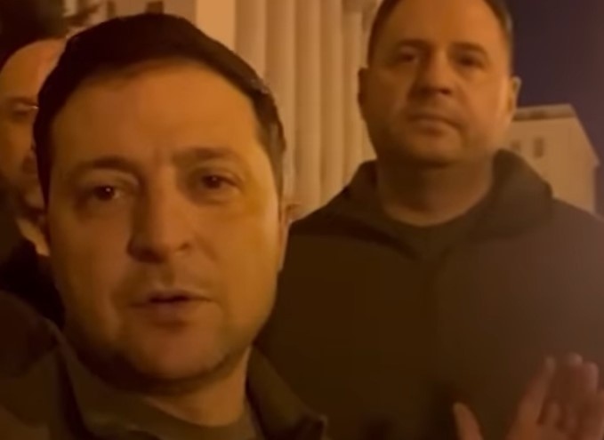 Зеленски отрече във видео да е напускал Киев