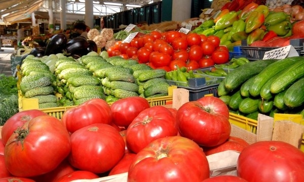 Червените чушки и доматите вече над 3 лв. за килограм на едро  