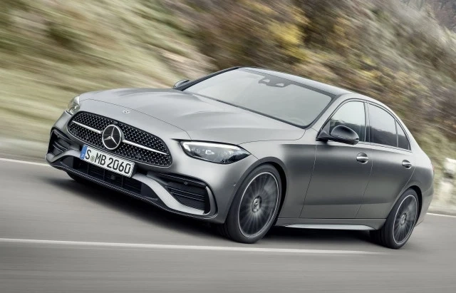 Mercedes отново изпревари всички: пуска автопилот от трето ниво по пътищата още тази година