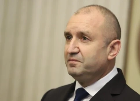 Радев: Риск е смяната на военния министър в разгара на военна криза