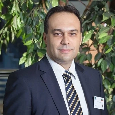 Смениха кандидата за военен министър