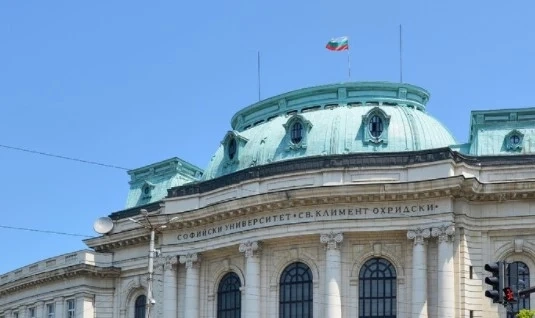 СУ дава две от базите си за настаняване на бежанци от Украйна