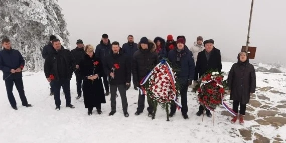 Руският посланик положи цветя на Шипка за 3 март