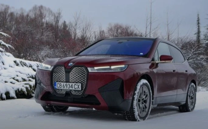 BMW iX шокира със смел дизайн 