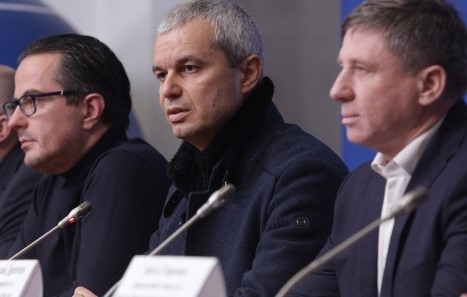 Костадин Костадинов е със забрана да влиза в Украйна за 10 г.