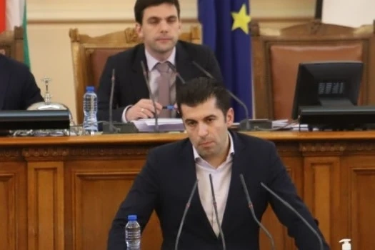 Премиерът в парламента: Няма риск за доставките на петрол