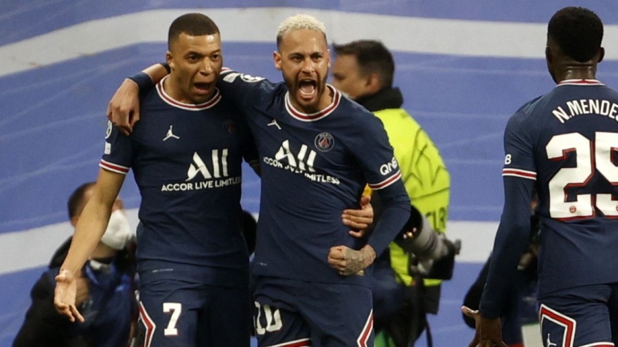 Неймар отрече, че е бил близо до бой с Донарума