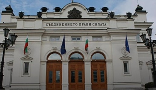 Без зелен сертификат за влизане в НС