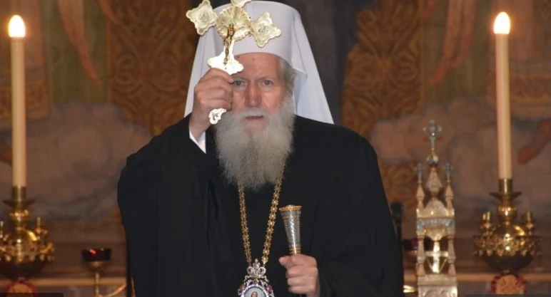 Патриарх Неофит се помоли за мир