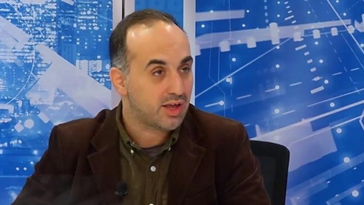 Неизвестни подпалиха вратата на дома на основателя на 19 минути