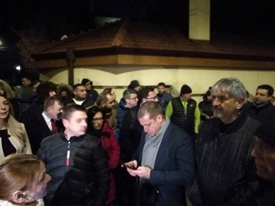 ГЕРБ с коментар от Банкя: Кирил Петков не дойде в парламента, но изпрати полиция в дома на Борисов