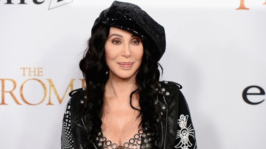 Певицата Шер готова да приюти украински граждани в дома си