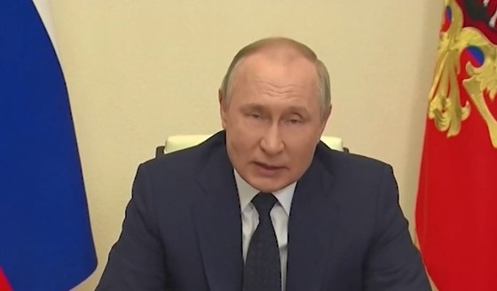 Путин: Плащанията за природен газ - само в рубли