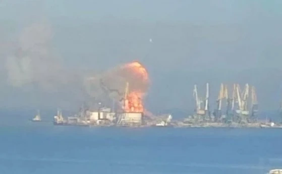 Киев: Унищожихме първия руски десантен кораб в Бердянск