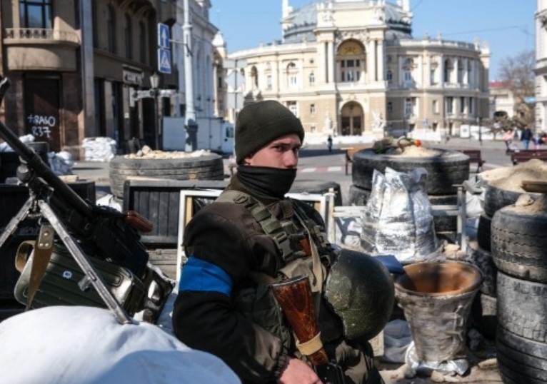 Кметът на Одеса съобщи за ракетен обстрел срещу града