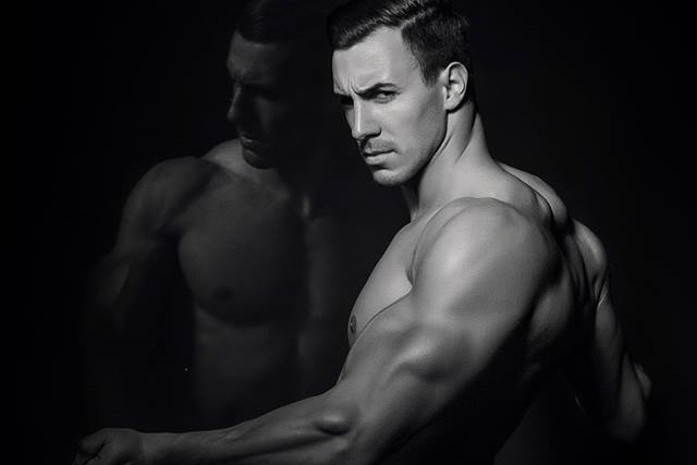 Ето с коя от участничките е спал Виктор от Ергенът