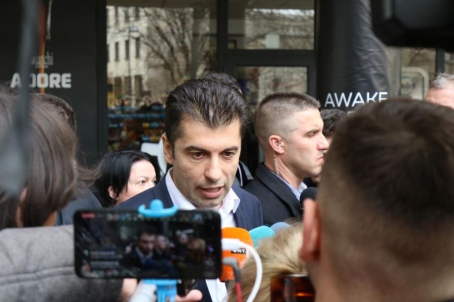 Петков след разпита в прокуратурата: Има няколко неща, които ме притесняват