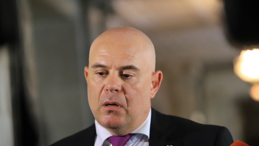 На 12 април ВСС решава дали да прекрати мандата на главния прокурор