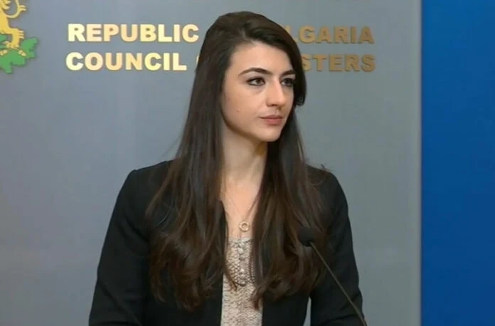 Лена Бориславова: Даваме 2000 каски и 2000 бронежилетки на Украйна