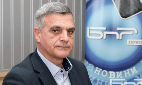 Стефан Янев: Управляващата коалиция се управлява през мобилните телефони