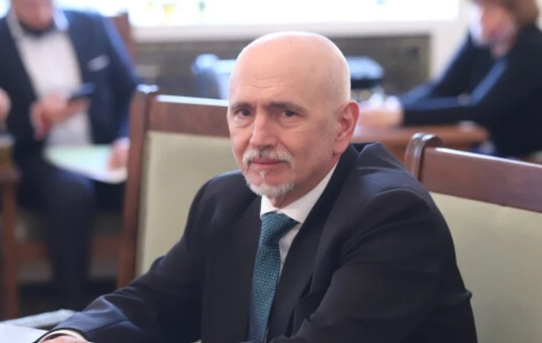 Събев: Няма да има държавен телеком