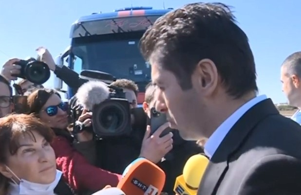 Петков: Предлагаме над 600 млн. да се платят веднага на строителните фирми