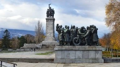 Станка Желева: Паметникът на Съветската армия в София да се казва Слава на Украйна