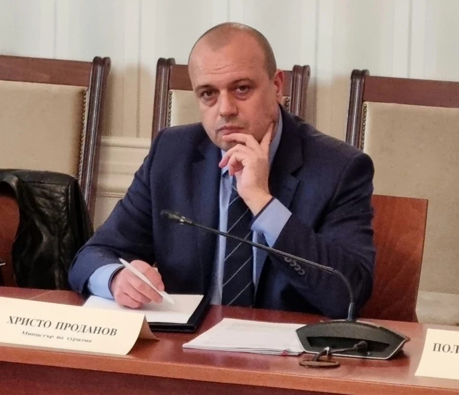 Министърът на туризма ще предложи промени в обществените поръчки за медиите
