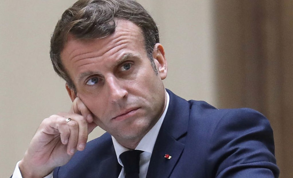Президентът на Франция Еманюел Макрон обяви че е прекъснал всякакви