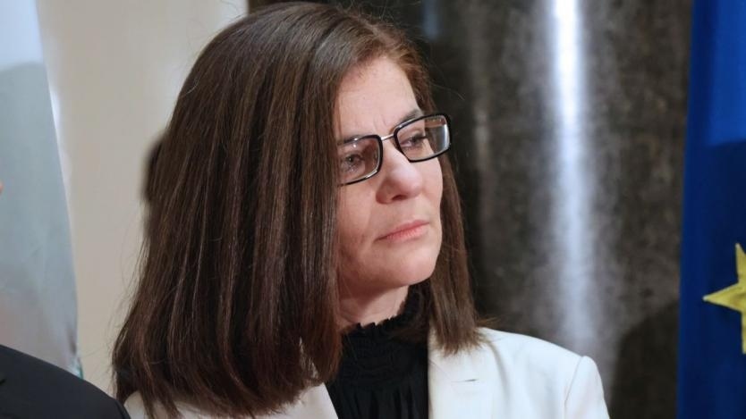 Генчовска за военната помощ за Украйна: Въпросът не е поставен в Министерски съвет