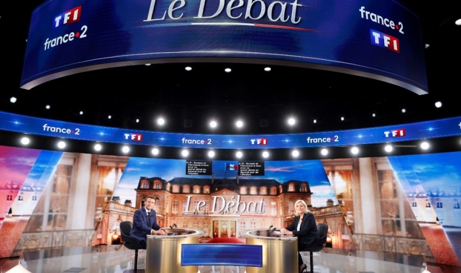 Напрегнат дебат между Макрон и Льо Пен