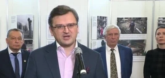Кулеба към българите: Време е да вземете решение, не можете да сте все по средата