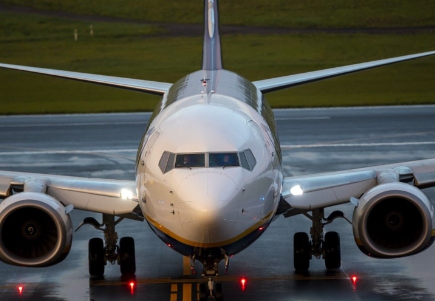 Кой иска да блокира финансовата компенсация за авиокомпаниите?  