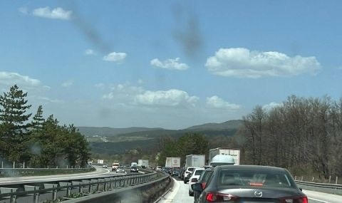 Задръстване на Вакарел заради катастрофа на АМ Тракия