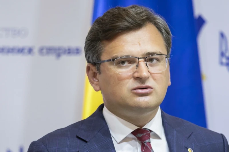 Кулеба благодари на Кирил Петков за набирането на средства за Украйна