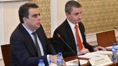 Василев и Николов отиват на разговори с ЕК за стъпките след спрения руски газ