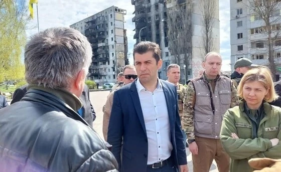 Петков в Бородянка: Президентът може би не разбира ставащото в Украйна
