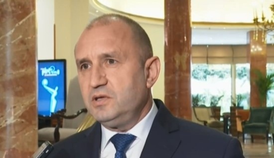 Радев: Цинично е изпълнителната власт да казва, че ще плащаме по-скъп газ 