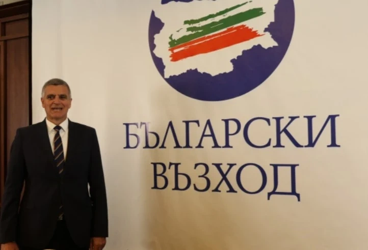 Янев: Днес е перфектен ден за партийно строителство, очаквам предсрочни избори
