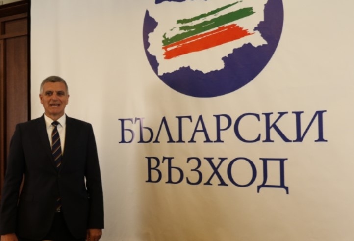 Янев: Днес е перфектен ден за партийно строителство, очаквам предсрочни избори