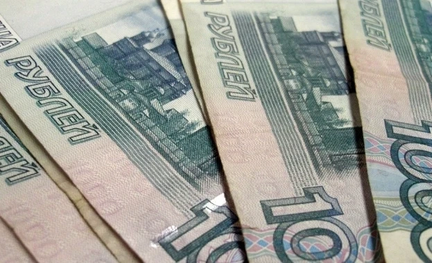 Рублата продължи да поскъпва спрямо еврото и долара