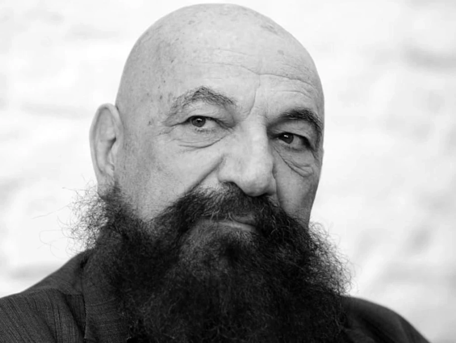 Почина известният български илюзионист Астор