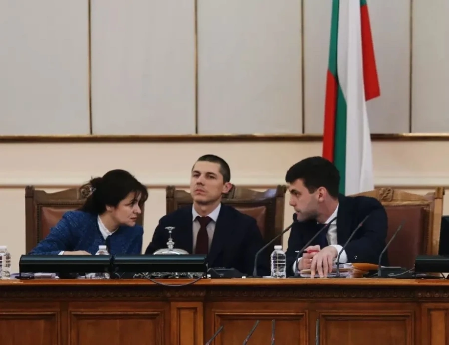 Караянчева поиска БСП да гласува за оставката на Мирослав Иванов