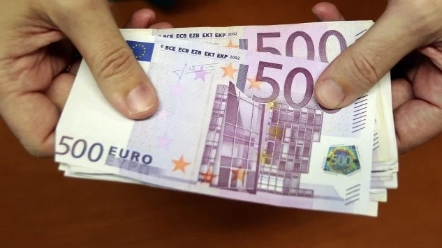 Еврото се върна под 1,06 долара