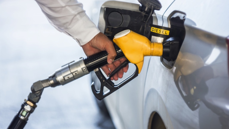 „Бензиностанциите използват момента да натрупат малко повече печалба”. Така вицепремиерът