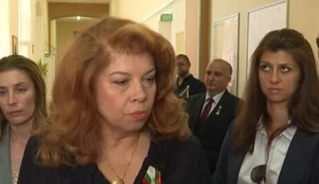 Йотова с критика към кабинета за бежанците: Недостойни изказвания във всякакви посоки